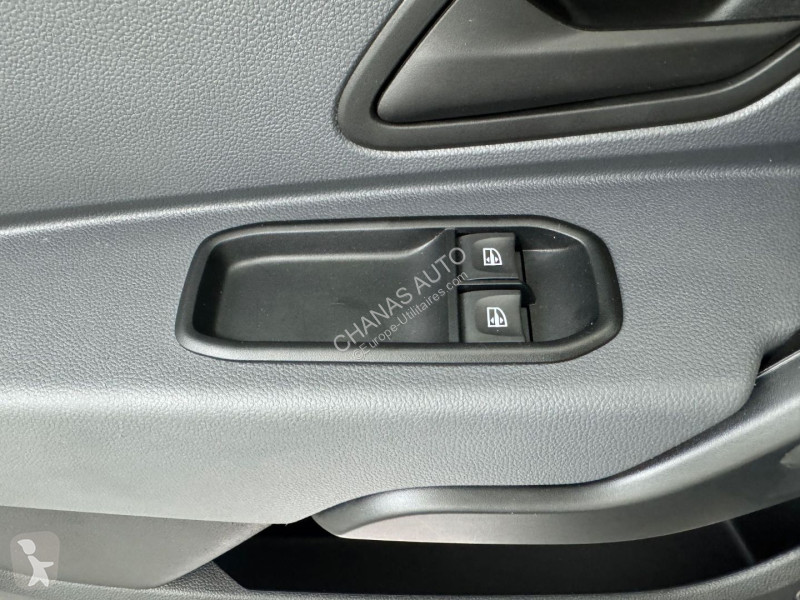 Véhicule utilitaire Dacia 1.0 TCe 90 Essentiel