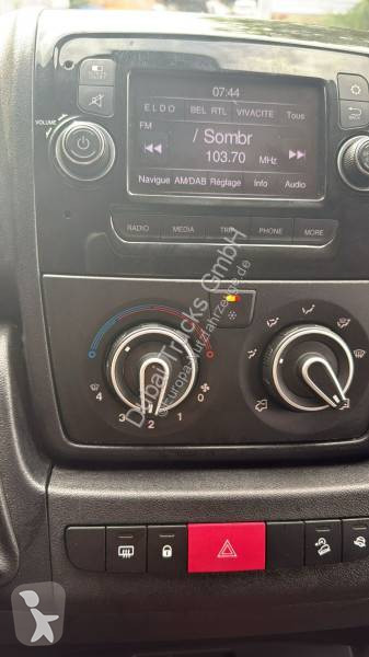 Samochód dostawczy Peugeot