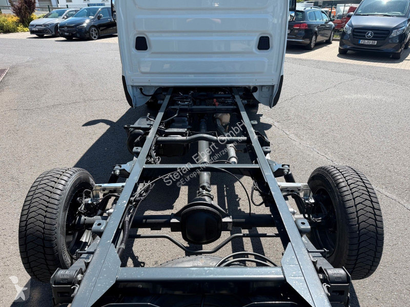 Véhicule utilitaire Iveco 35S16 HA8...