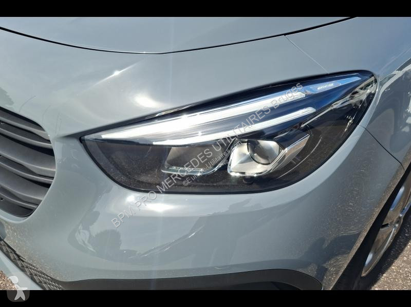 عربة نفعية Mercedes e Long Select