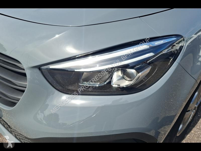 عربة نفعية Mercedes e Long Select