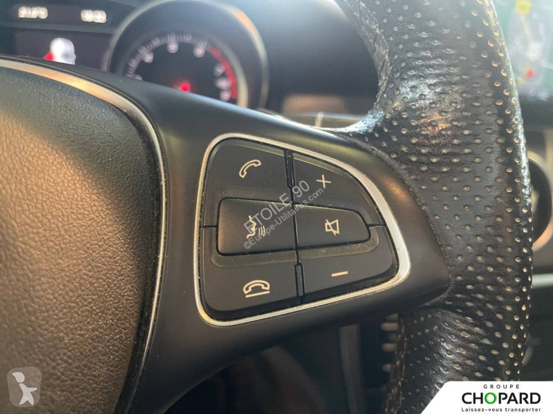 Samochód dostawczy Mercedes GLA 180 7-G DCT