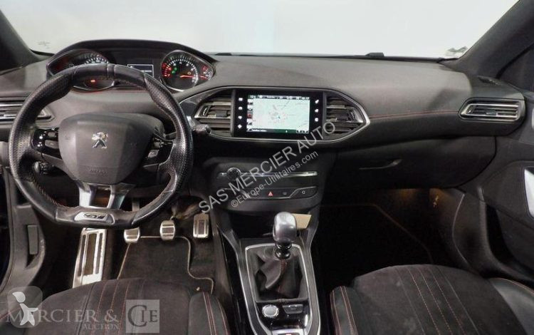عربة نفعية Peugeot