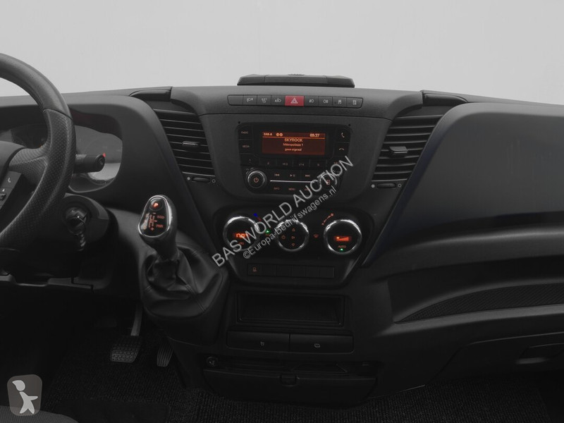 Furgoneta Iveco 35C18