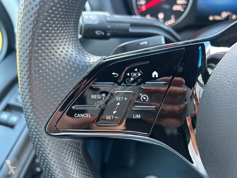 Коммерческий автомобиль Mercedes 317 CDI 9G...
