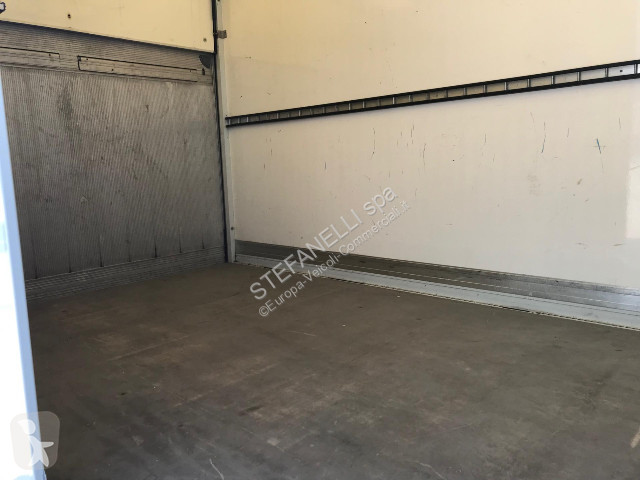 Veicolo commerciale Iveco DAILY 35C16H BOX +...