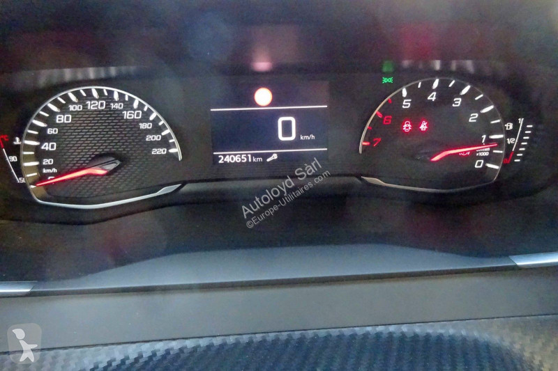 عربة نفعية Peugeot 1,5 HDI 100