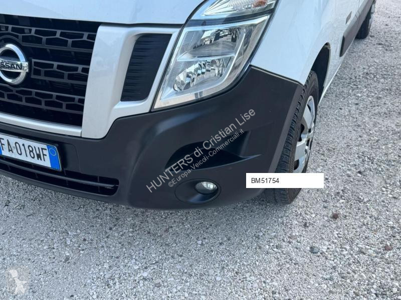 عربة نفعية Nissan 3posti