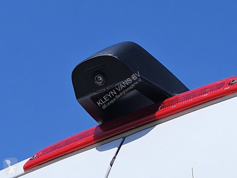 Bedrijfswagen Mercedes 311 L2H2 MBUX10 RWD
