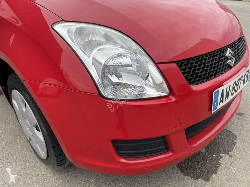 Samochód dostawczy Suzuki