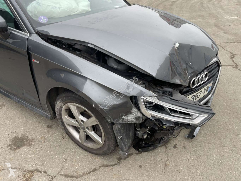 عربة نفعية Audi
