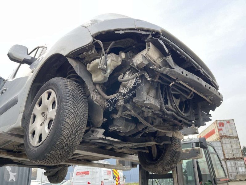 عربة نفعية Peugeot