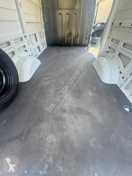 عربة نفعية Iveco