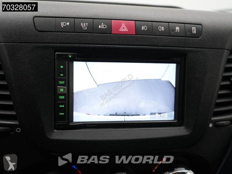 Лекотоварен автомобил Iveco 35S18 3.0L Automaat...