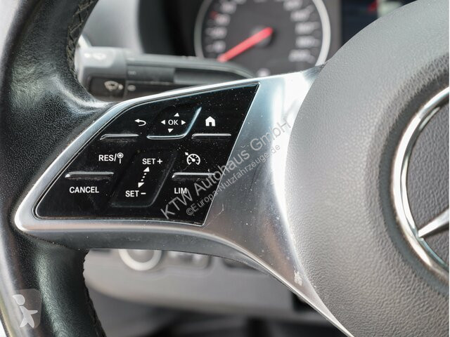 Лекотоварен автомобил Mercedes Sprinter 317...