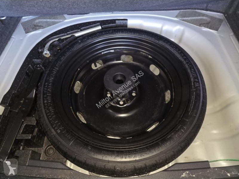 Samochód dostawczy Skoda KAROQ 2.0 TDI SCR -...