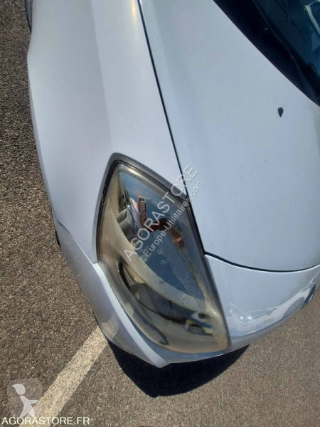 عربة نفعية Renault CLIO