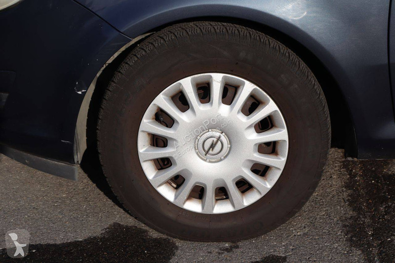 عربة نفعية Opel