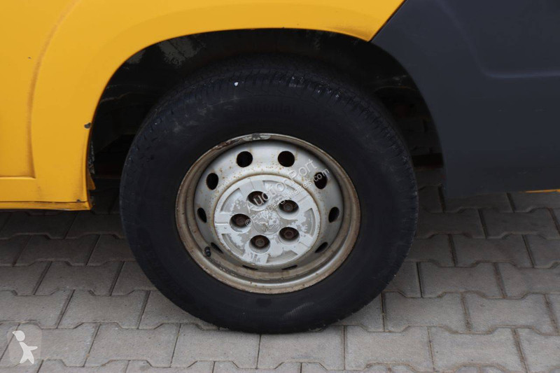 Véhicule utilitaire Peugeot