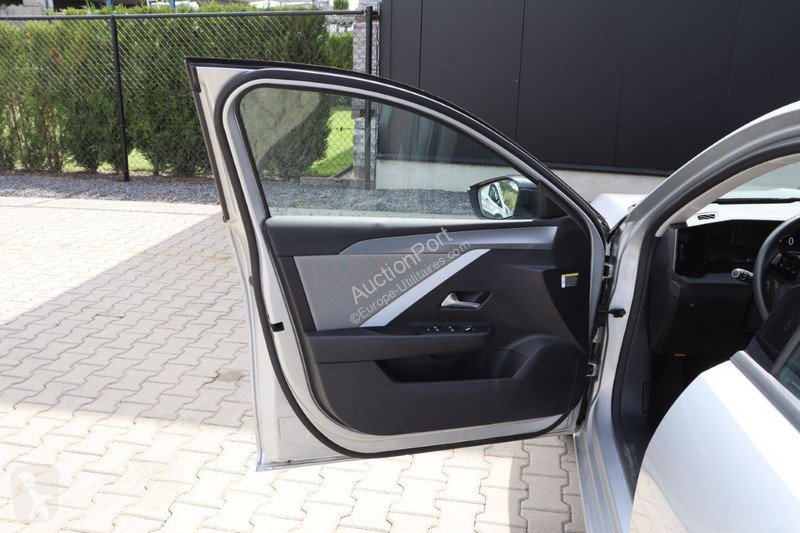 عربة نفعية Opel