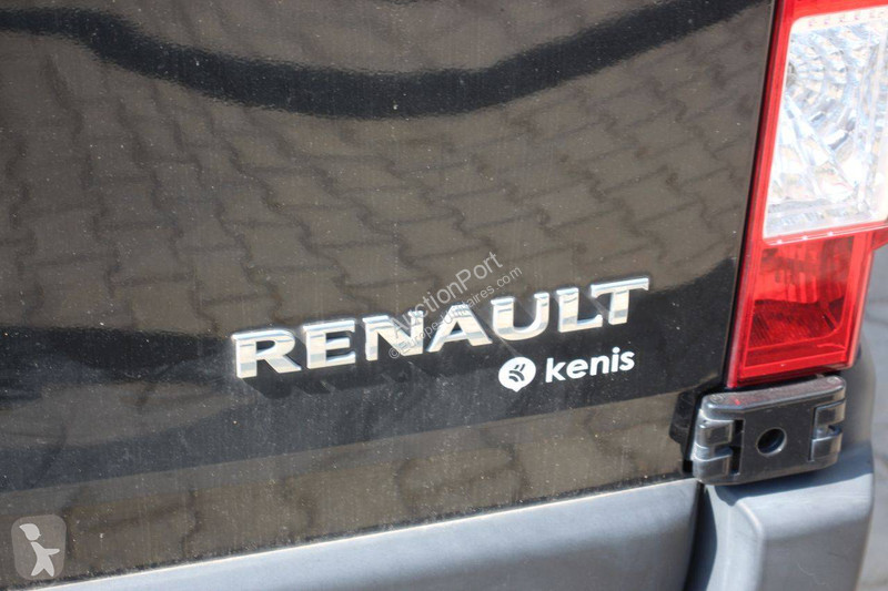 عربة نفعية Renault Crossover
