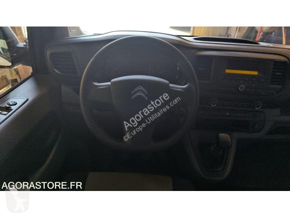 Véhicule utilitaire