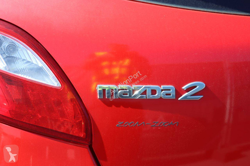 Samochód dostawczy Mazda  2