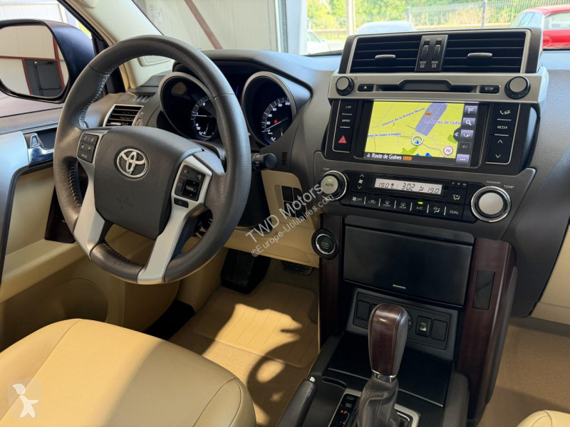 Samochód dostawczy Toyota LAND CRUISER 177 D-4D...