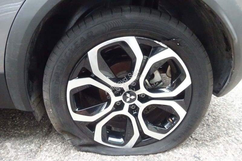 Véhicule utilitaire Mitsubishi 1,6 HYBRID 143 BVA
