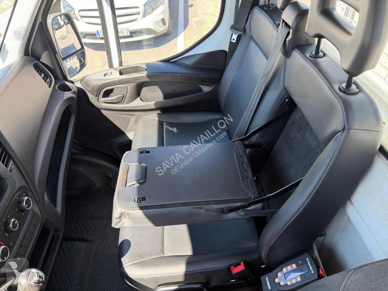 Véhicule utilitaire Iveco Châssis (2014->)...