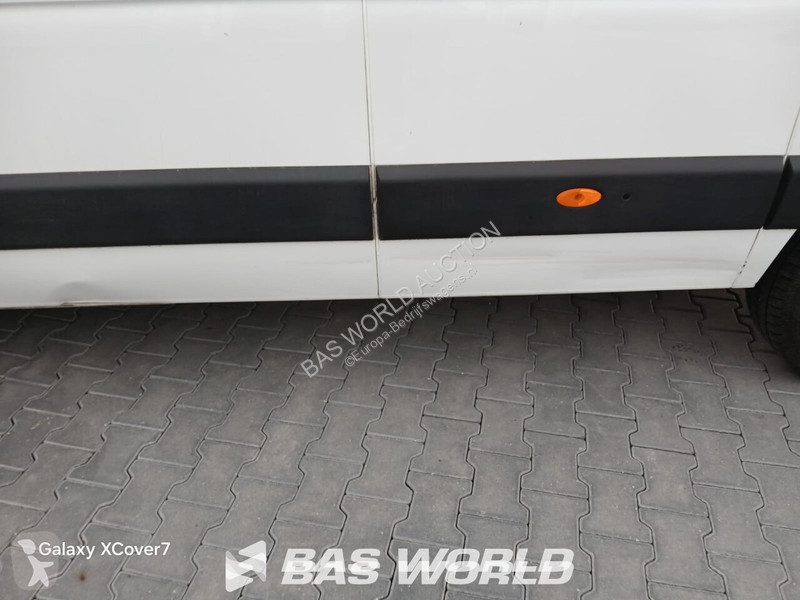 Furgoneta Renault 135PK