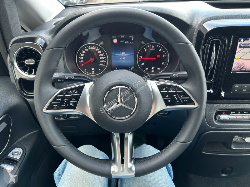 Véhicule utilitaire Mercedes 124 CDI Tourer...