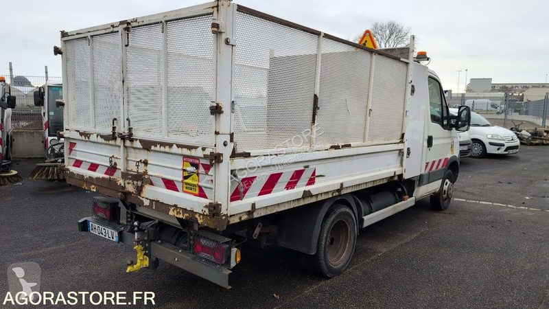 Véhicule utilitaire Iveco 35C14G