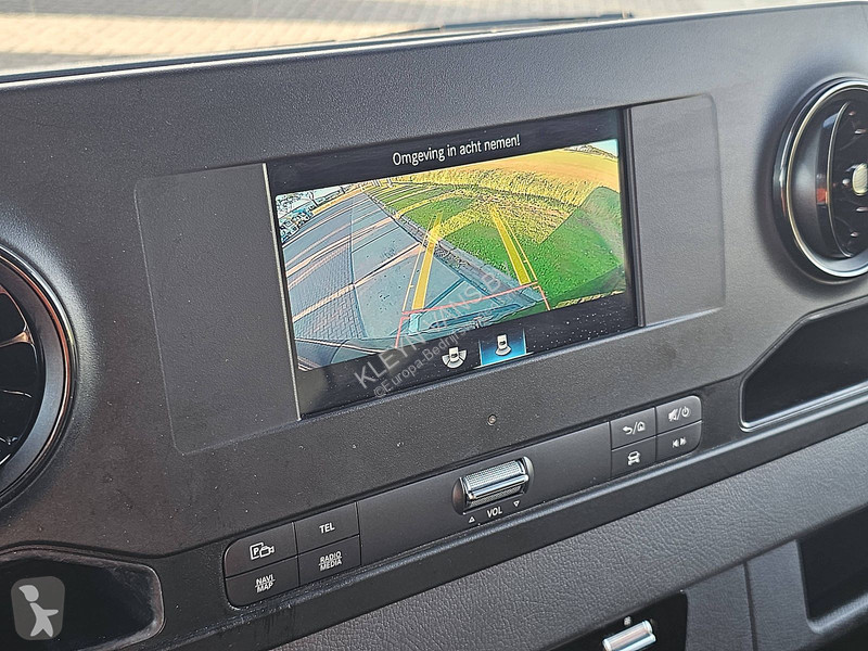 Коммерческий автомобиль Mercedes 311 ac...
