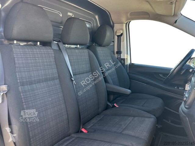Véhicule utilitaire Mercedes III - vito 114 cdi...