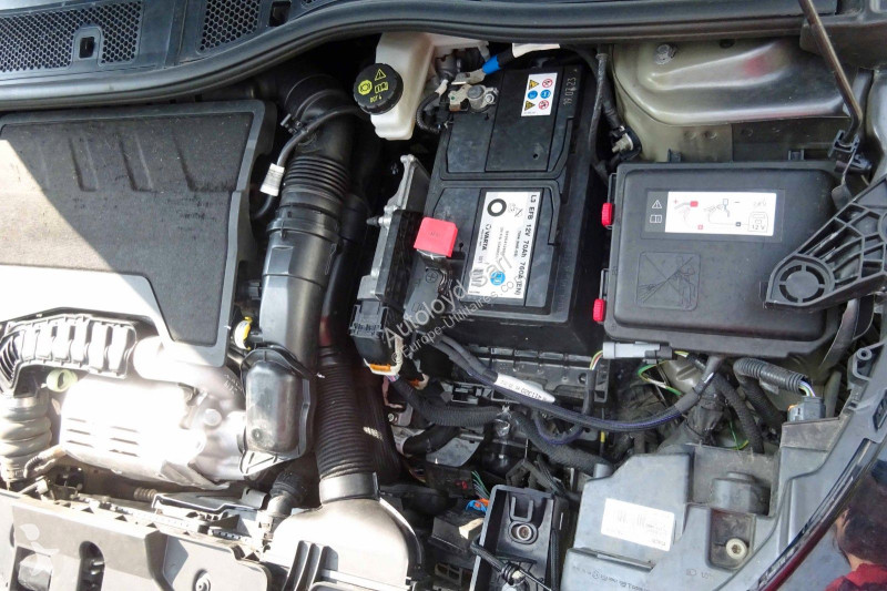 Véhicule utilitaire Peugeot 1,2 PURETECH 130 BVA