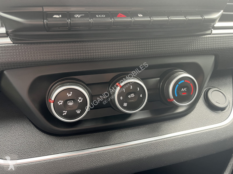 Коммерческий автомобиль Renault TRAFIC III FG...