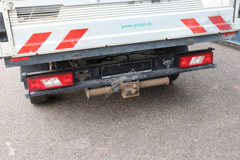 Véhicule utilitaire Ford