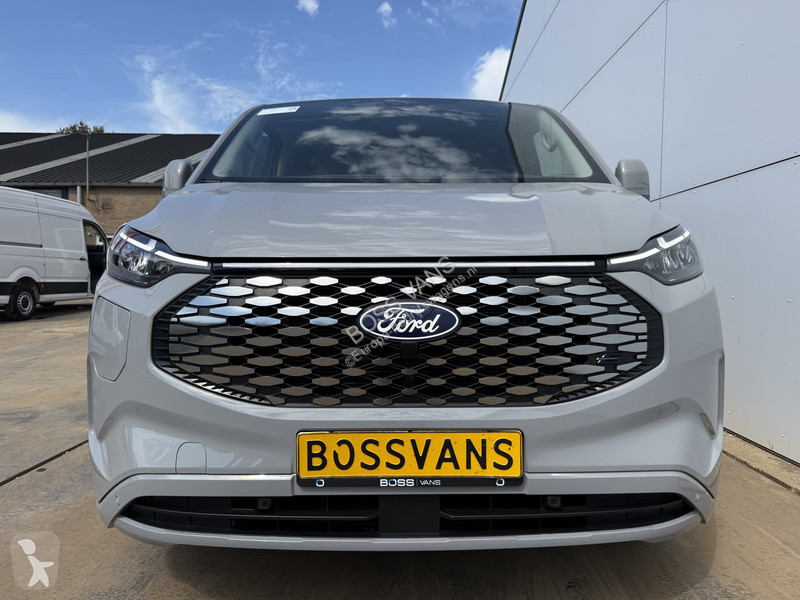 Véhicule utilitaire Ford 65 kWh 218PK...
