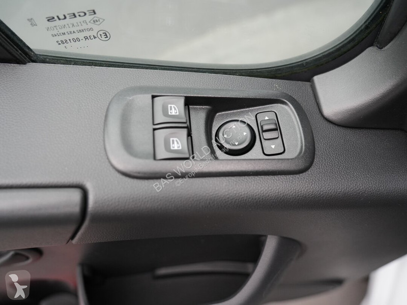 Véhicule utilitaire Renault 135PK