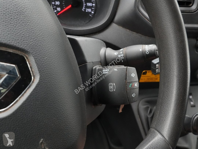 Véhicule utilitaire Renault 145PK