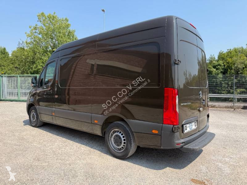 Bedrijfswagen Mercedes