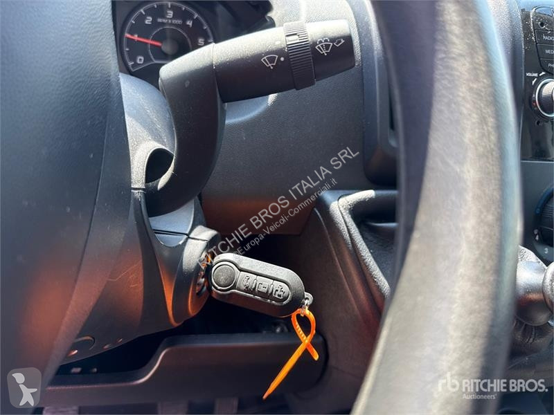 Комерційні автомобілі Opel 2.2