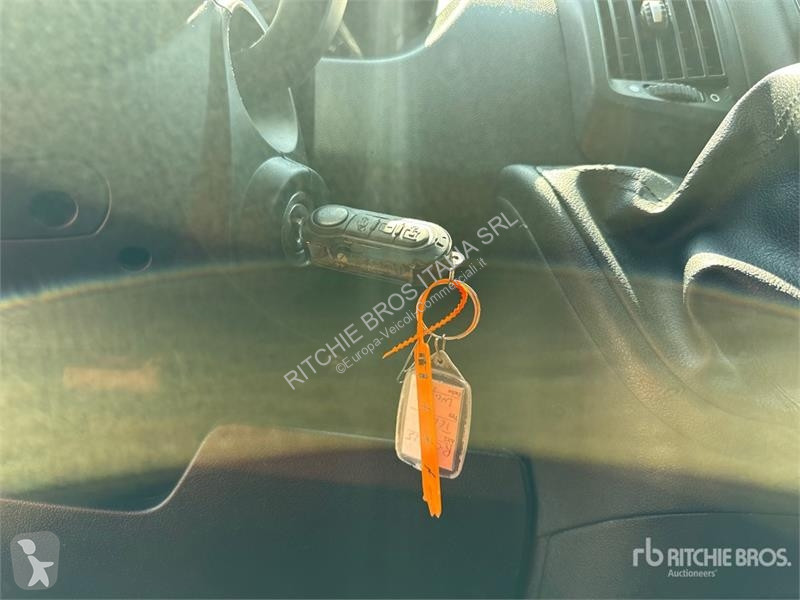 Véhicule utilitaire Opel 2.2