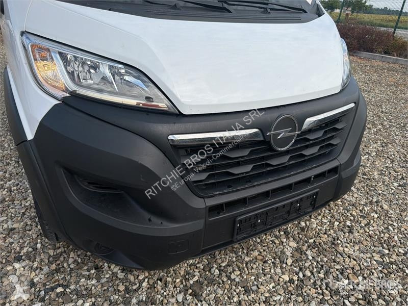 Véhicule utilitaire Opel 2.2
