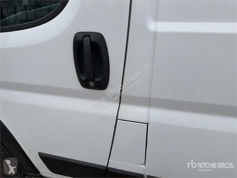 Véhicule utilitaire Opel 2.2