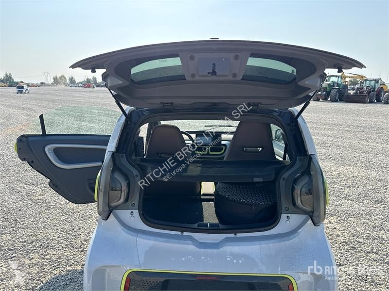 Лекотоварен автомобил  XEV Yoyo