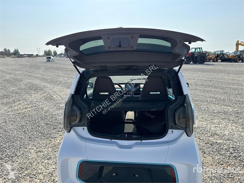 Лекотоварен автомобил  XEV Yoyo