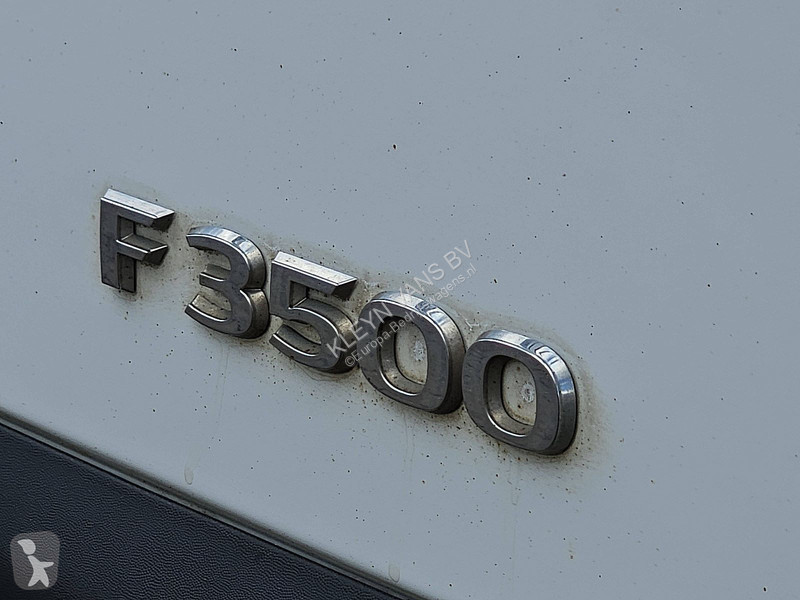 Лекотоварен автомобил Opel 2.3