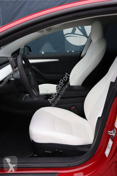 Комерційні автомобілі Tesla